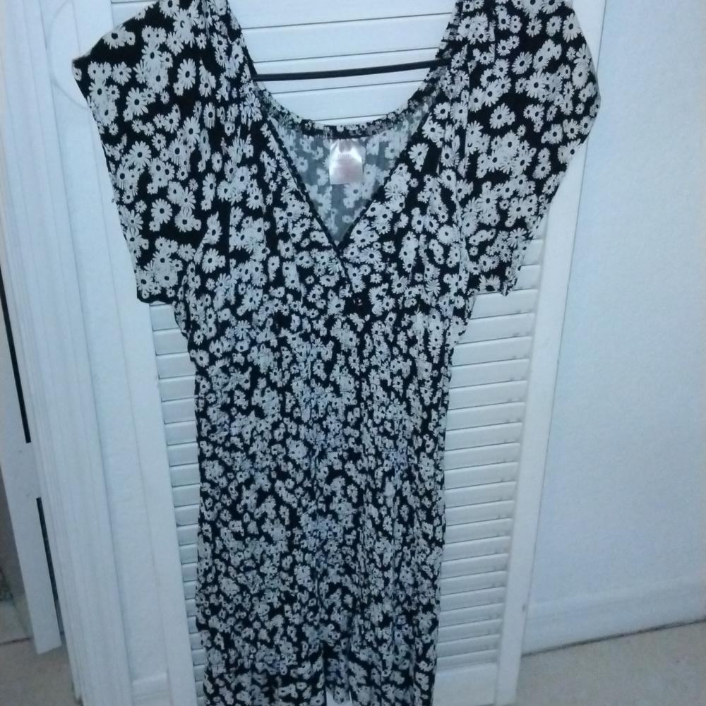 Women's/Juniors dress